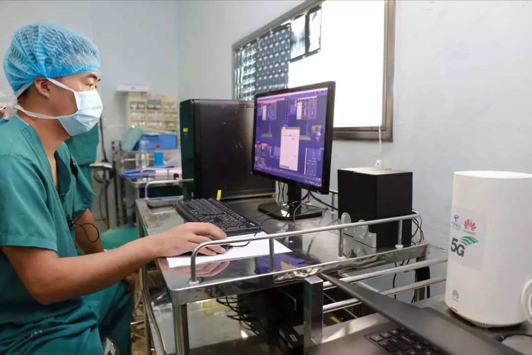 中国电信助力完成全球首例5G多中心天玑骨科机器人远程手术